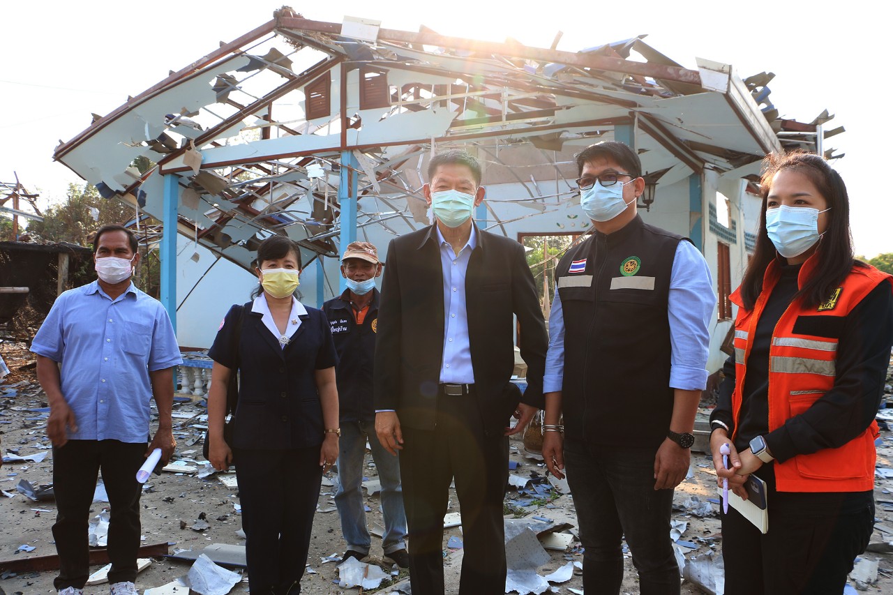 ผู้ว่าฯพิจิตรประกาศพื้นที่ประสบสาธารณภัยโรงงานพลุระเบิด  เผยพื้นที่เกิดเหตุเริ่มส่งกลิ่นเหม็น