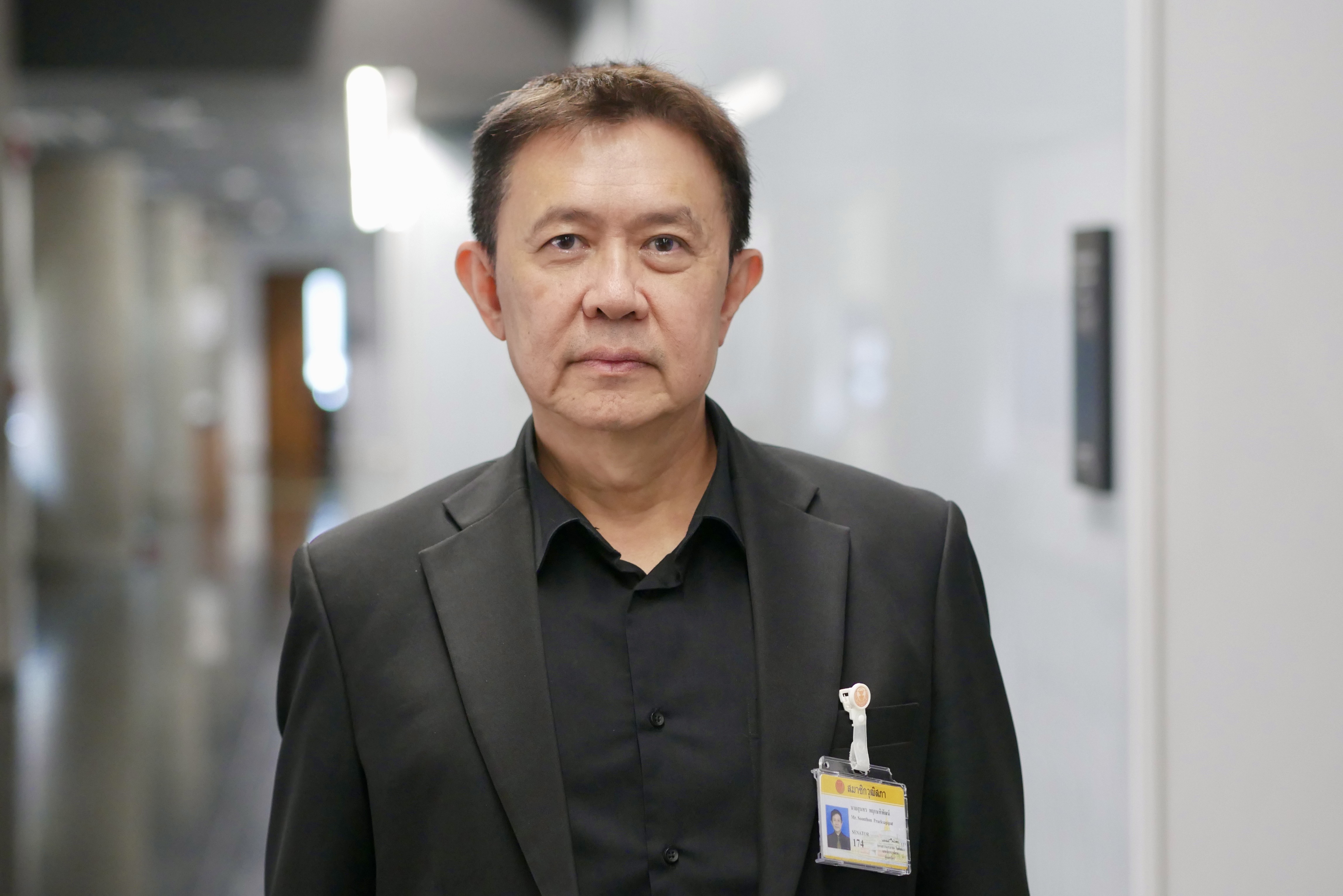 "สว.สุนทร"  ห่วงเหตุไฟไหม้คลองถมเซ็นเตอร์ เตือนประชาชนงดเข้าพื้นที่-เลี่ยงสูดดมควันพิษจากการเผาไหม้พลาสติก 