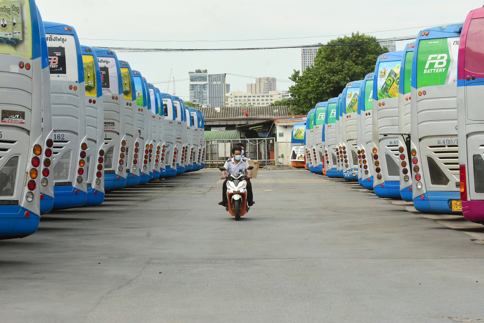 เงียบเหงา! บรรยากาศหลัง บขส.ประกาศหยุดเดินรถทุกเส้นทาง  