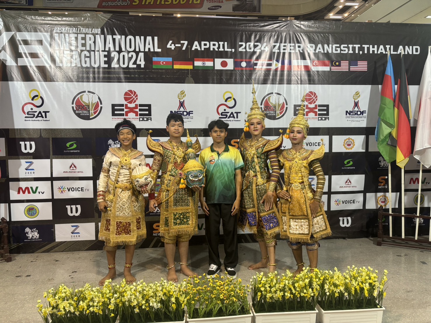 "โขนเทพศิรินทร์" ร่วมโชว์งานแข่งขันบาสเกตบอลสามคนอาชีพ 3x3 