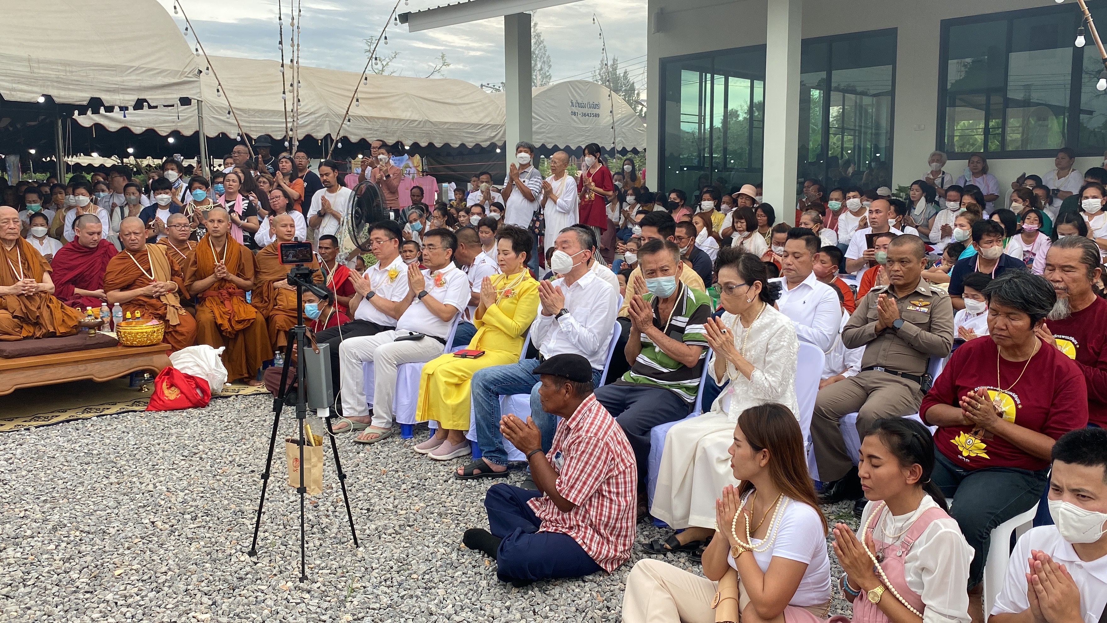 พุทธศาสนิกชนเกือบ1,000 คน ร่วมเปิดสำนักพุทธ สาขาแก่งกระจานและหล่อพระประธานจำนวน 4 องค์