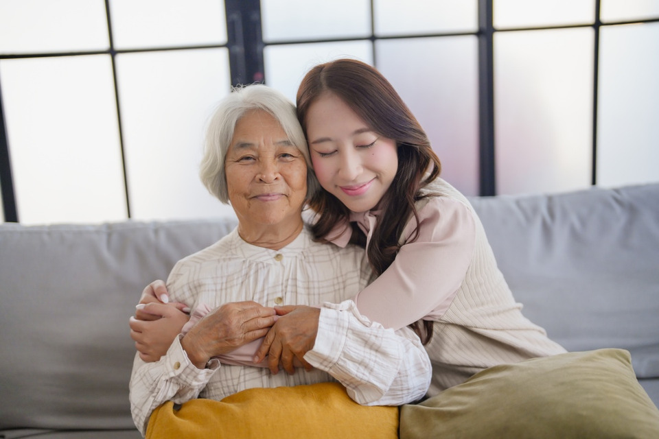 เปรียบเทียบประกันสุขภาพผู้สูงอายุ  แบบไหนคุ้มค่าที่สุด?