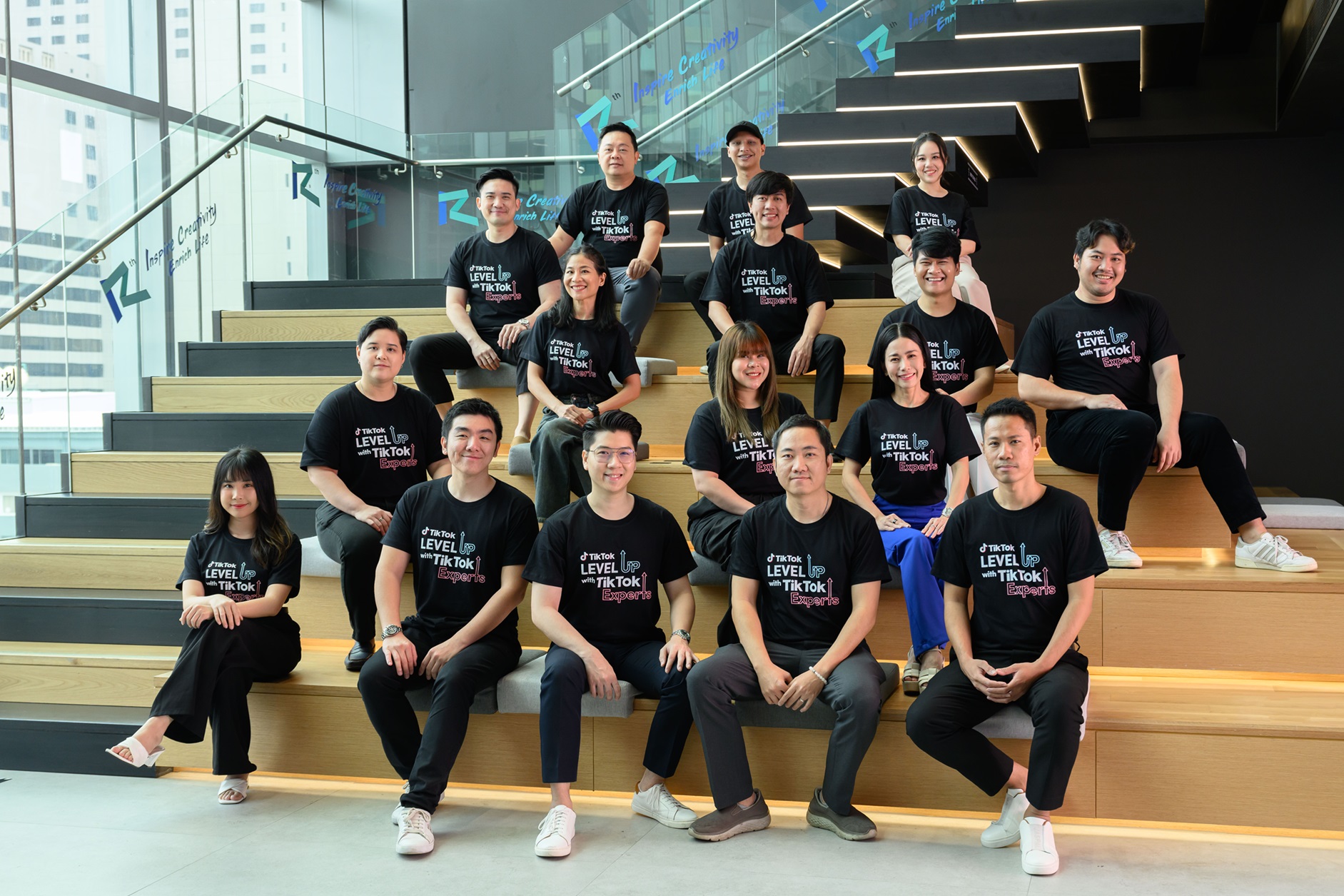 TikTok อัปสกิลดิจิทัล MSMEs ไทย เปิดตัว "TikTok Experts" ดึง 18 กูรูชื่อดัง ผู้เชี่ยวชาญด้านการตลาด-ผู้ประกอบการ-ครีเอเตอร์ มุ่งเสริมแกร่ง ศก.ดิจิทัล