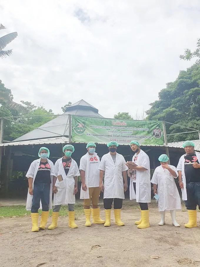 เกษตรกรแม่ฮ่องสอนดูงานหมูหลุมที่ราชบุรี