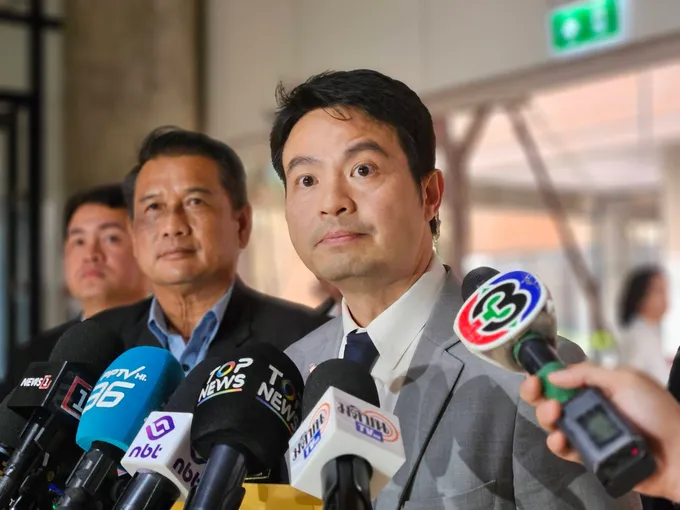 “ภราดร” โค้งขอบคุณ “เท้ง” หลังลั่นพร้อมเอา “อนุทิน” ลงจากนายกฯ ยันรัฐบาลพร้อมรับศึกซักฟอก-ปัดฮั้ว สว.