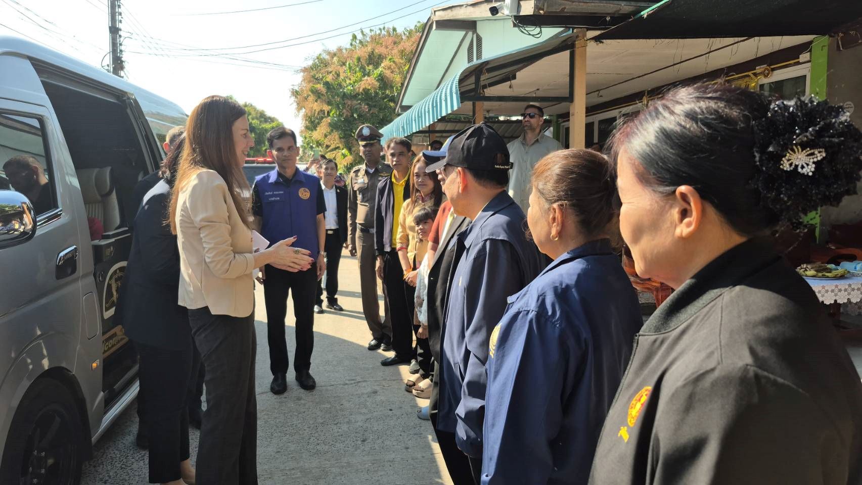 ทูตอิสราเอลประจำประเทศไทยเยี่ยมครอบครัวหนุ่มแรงงานชาวบุรีรัมย์ที่เสียชีวิตจากภัยสู้รบพร้อมให้ความช่วยเหลือ