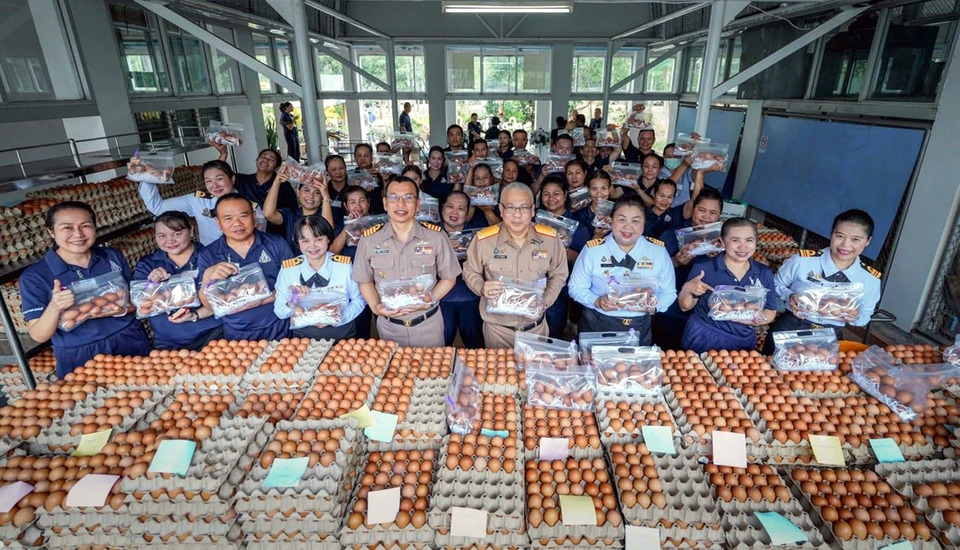 รพ.สมเด็จพระนางเจ้าสิริกิติ์ฯ แจกไข่ 15,000 ฟองราคาพิเศษ ช่วยบุคลากรสู้ค่าครองชีพพุ่ง