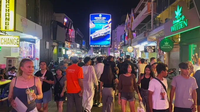 “นายกเบียร์” จัดเต็มรับทัพเรือสหรัฐฯ 5,000 นาย พัทยาคึกคักคืนที่ 2