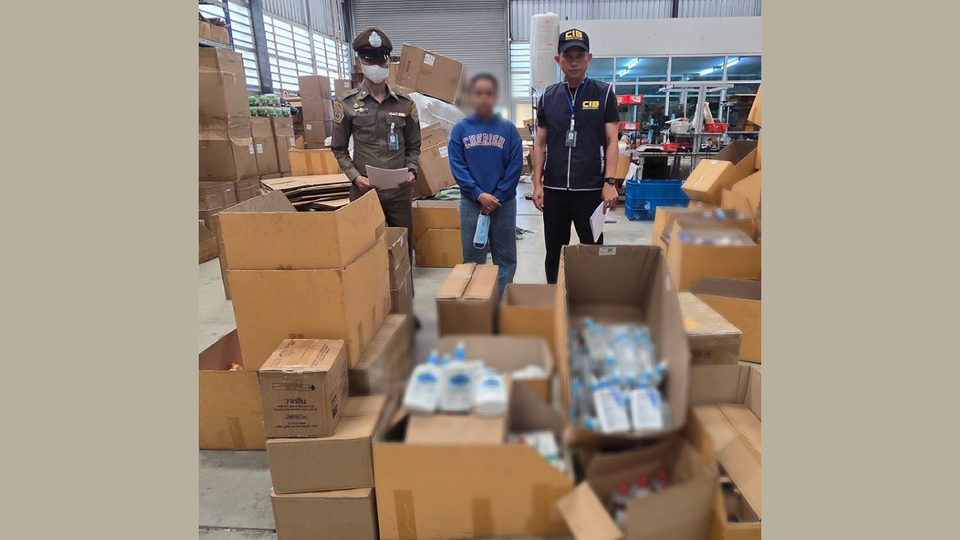 CIB ลุยทลายโกดัง “หน้ากากอนามัยเถื่อน”   ติดโลโก้แบรนด์ Welcare ปลอม เสี่ยงอันตรายต่อผู้บริโภค