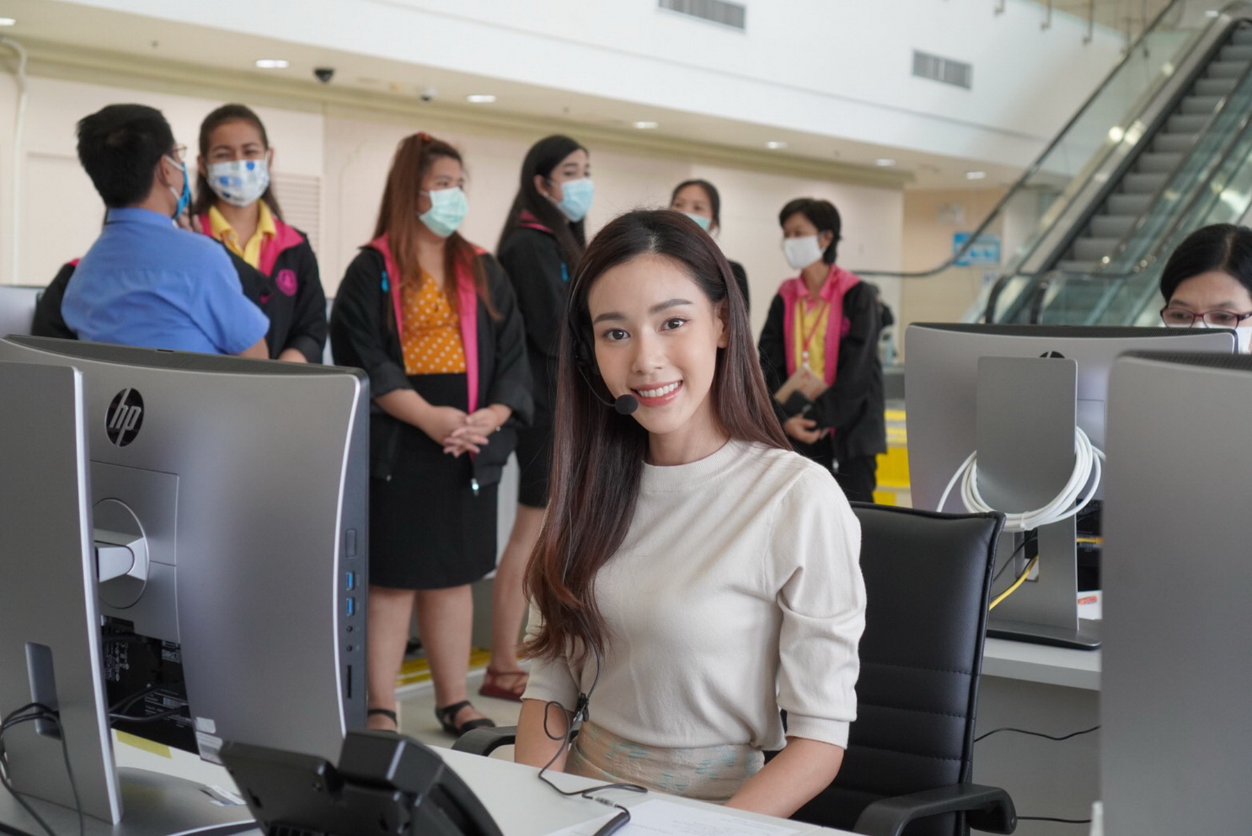 ‘จุติ’ สั่งเพิ่ม 3 เท่า สายด่วน พม. 1300 รับปรึกษาปัญหากว่า 17,800 สาย/วัน แก้ปัญหาคนฆ่าตัวตาย 