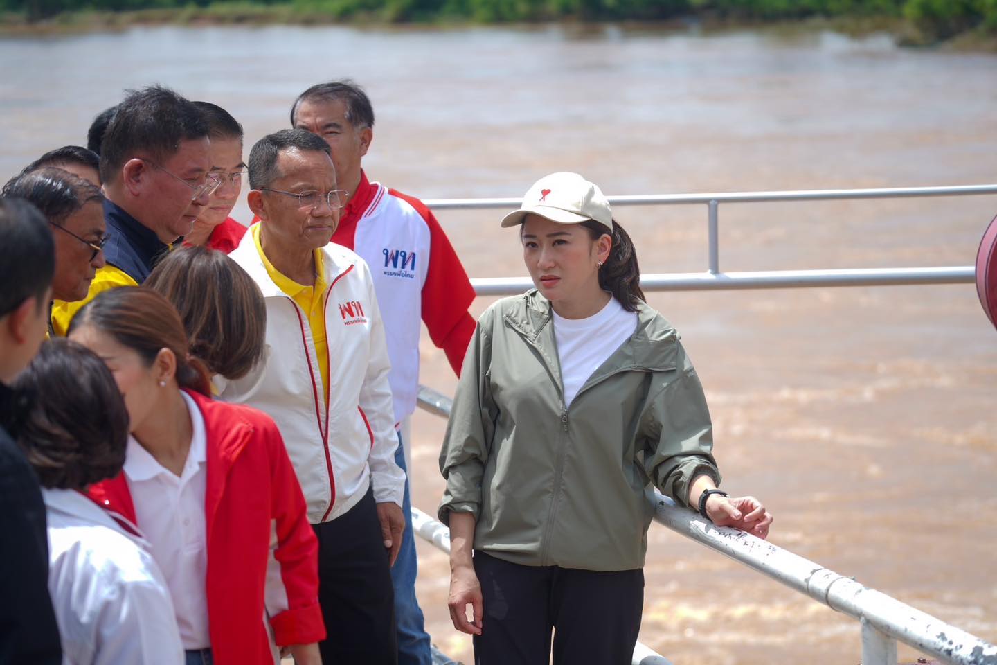 "นายกฯ" ยันน้ำไม่ท่วมกรุงเทพฯ เหตุปริมาณน้ำไม่มากเหมือนปี 54 หลังแถลงนโยบายต่อสภาฯจะดูแลได้จริงจัง