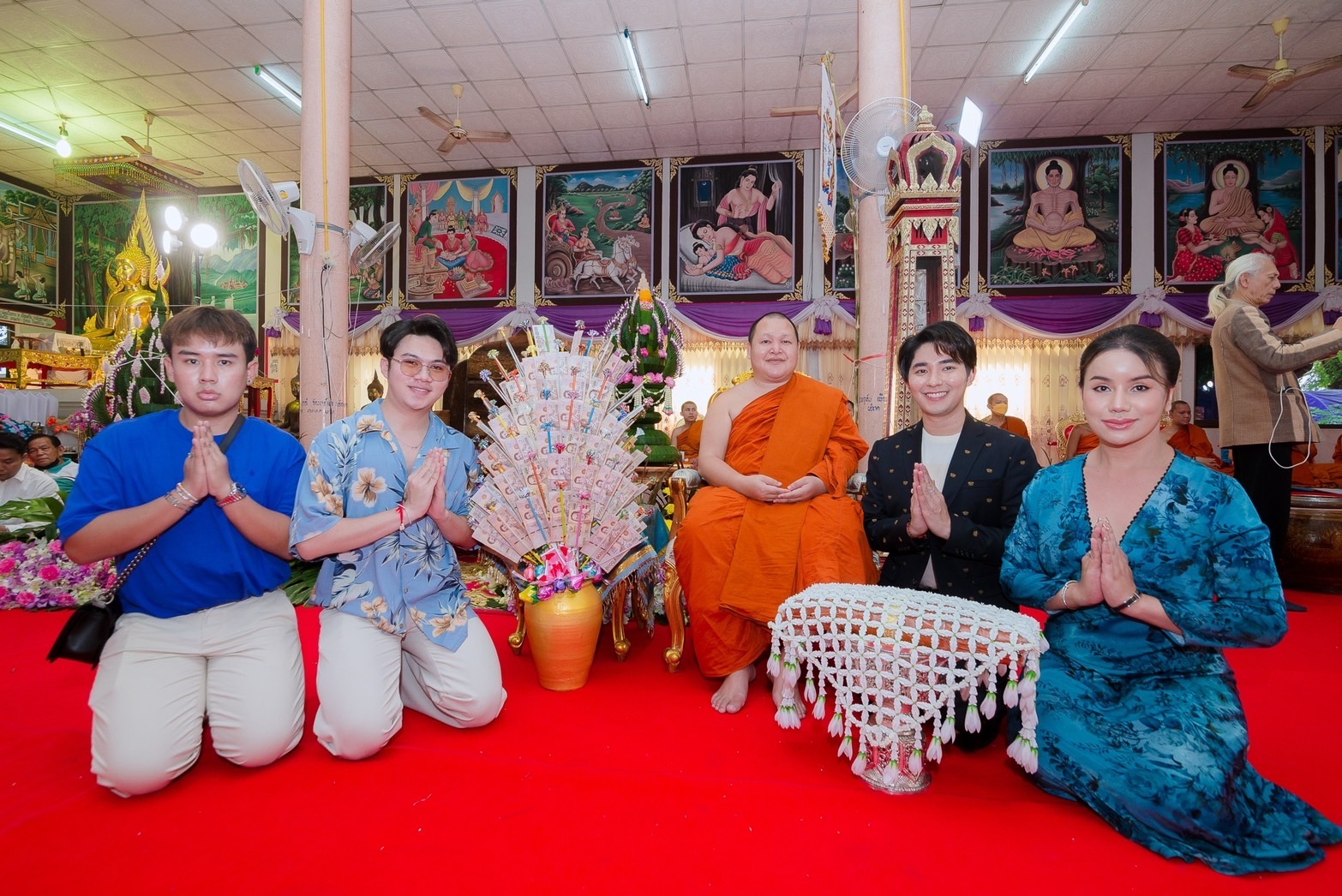 ฮือฮาอีก วัดดังหัวดอน พระครูแก้ว ยอดกฐินทะลุ 3.5 ล้านแห่ซื้อเลขมงคล