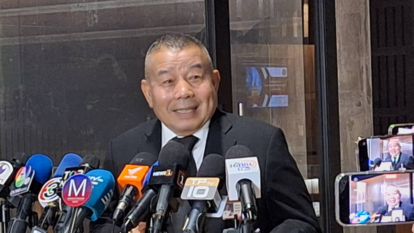 "ครูมานิตย์" ร่อน นส.ด่วนเชิญอธิบดีกรมการขนส่งทางบก​ แจงปมดัดแปลงรถบัสนักเรียนไฟไหม้​พรุ่งนี้