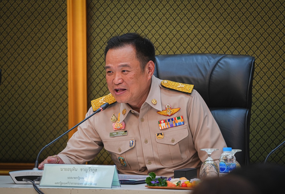 “อนุทิน” ชูธง “มท.” ยุคใหม่ “ทันโลก ทันสมัย ทันท่วงที” พร้อมหนุนชาวบ้าน เตรียมของขายรับเงินหมื่น