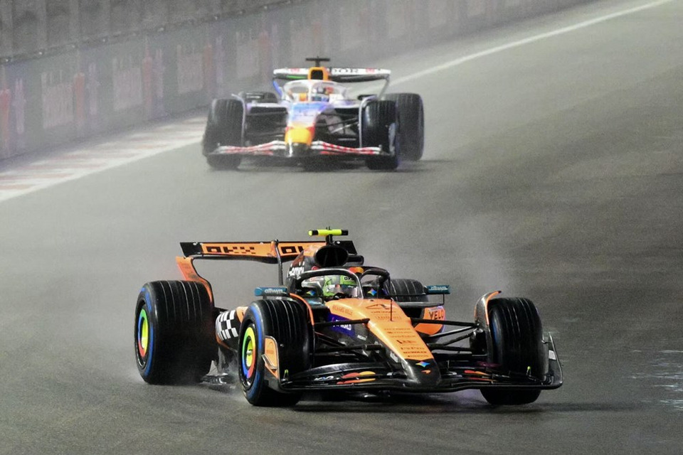 ดราม่า "F1 ลาสเวกัส" ระอุ! "นอร์ริส–เปียสตรี" เสี่ยงโดนตัดสิทธิ์ เปิดทาง "เวอร์สแตปเพน" ไล่บี้ลุ้นแชมป์เดือด