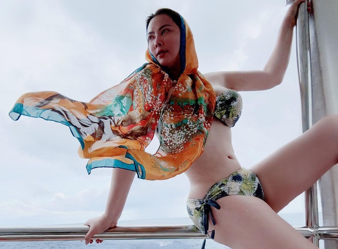 สนใจรับเด็กท้ายเรือไหม! "บุ๋ม ปนัดดา" นุ่งบิกินีโพสต์ท่าเซ็กซี่ อวดผิวออร่า หุ่นสุดแซ่บ