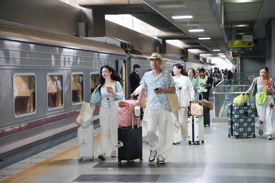 การรถไฟฯเผยยอดผดส.ช่วงสงกรานต์ต่อเนื่อง 11 เม.ย. 69 กว่า 9.5 หมื่นคน เส้นทางสายใต้หนาแน่นสูงสุด