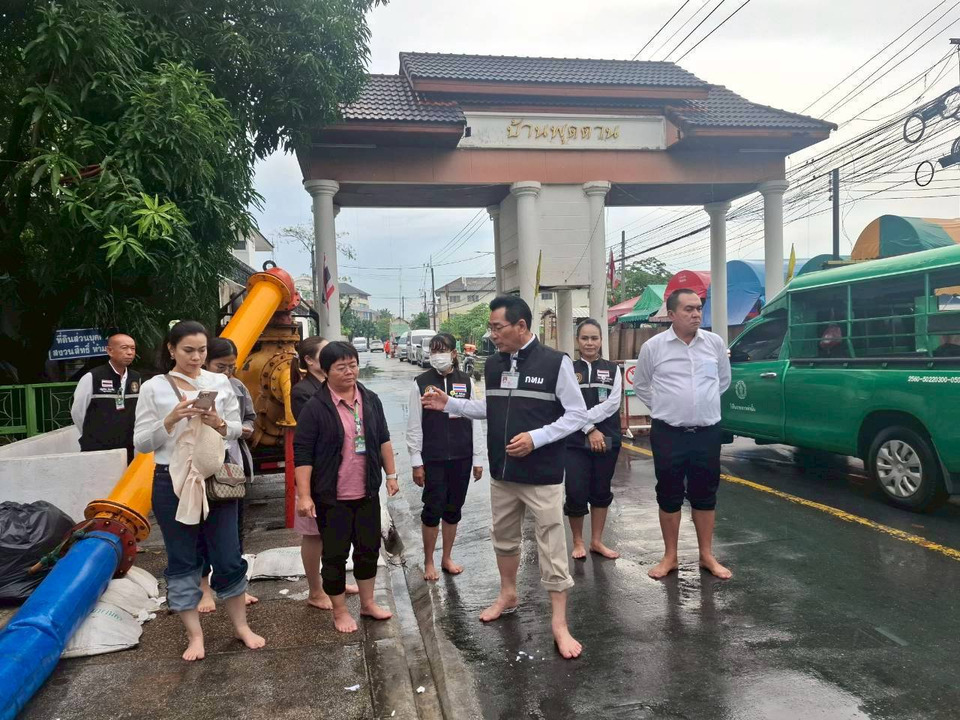 ตรวจจุดติดตั้งเครื่องสูบน้ำและจุดน้ำท่วมขัง