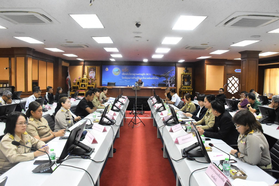 ตรังเดินหน้าขับเคลื่อนเกษตร-สหกรณ์ ประชุมทบทวนแผนพัฒนาฯ รับมือภัยพิบัติ เสริมเศรษฐกิจภาคเกษตร 