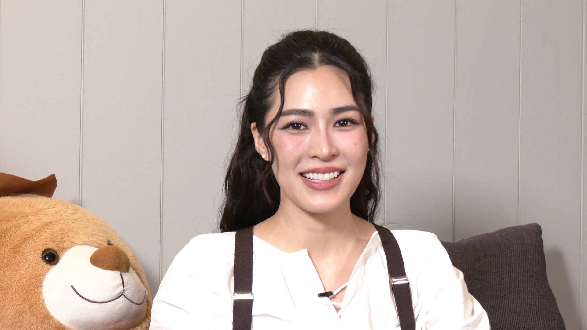 ศุกร์ที่ 15 นี้ มาอมยิ้ม พริ้มใจกับ "หลิงหลิง" ในรายการ "ไนน์เอ็นฯ"