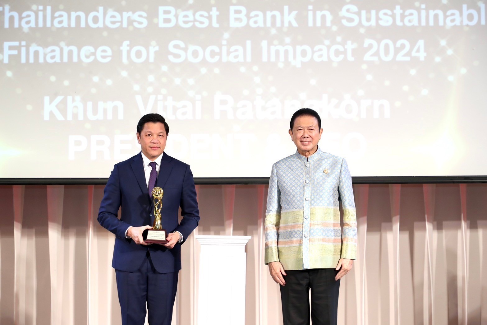 "ผอ.ออมสิน" รับรางวัล The Thailanders Best Bank in Sustainable Finance for Social Impact 2024