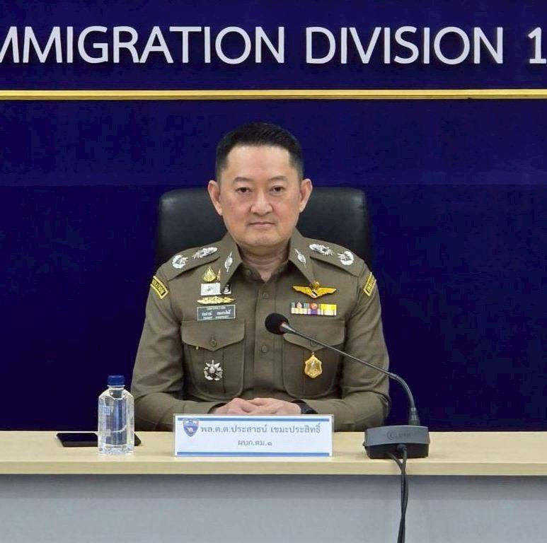 "ตม.1" รวบสองหนุ่มโสมขาว หนีหมายจับคดีฉ้อโกง-ปลอมเอกสาร เชื่อมโยงแก๊งสแกมเมอร์ฐานกัมพูชา