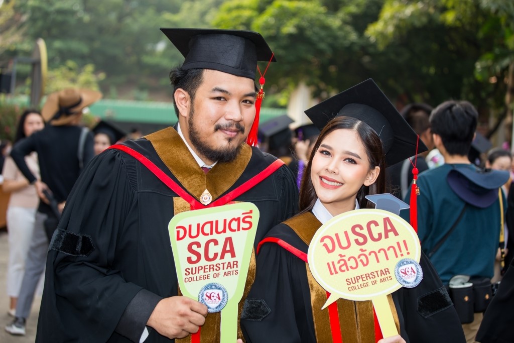 "ไข่มุก-เอก" บัณฑิตป้ายแดง ซ้อมรับปริญญาตรี