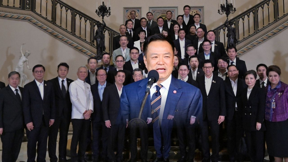 "รัฐบาล" สะดุด "คนจน" สลบ !  "อนุทิน" ดึง "ซีอีโอ" ช่วยกู้ชีพเศรษฐกิจ ฟื้นเชื่อมั่น
