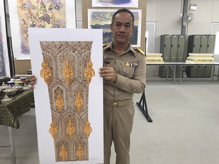 พระโกศจันทน์แกะสลักลายเทพพนมลอยตัว