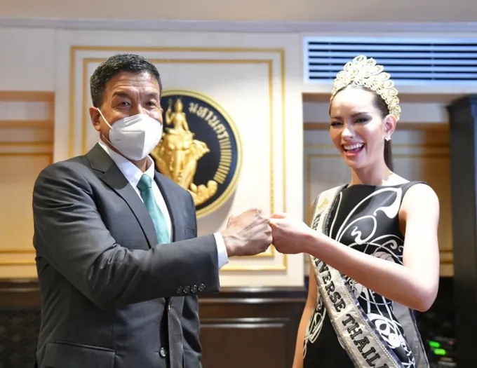 ผู้ว่าฯ ชัชชาติ ยินดี "แอนนา" คว้าตำแหน่ง Miss Universe Thailand 2022 สร้าง Soft Power ที่ดี