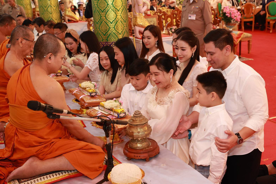 "ศ.ดร.บังอร"อธิการบดี มกธ. นำทีมผู้บริหารทำบุญ -สักการะสิ่งศักดิ์สิทธิ์วันคล้ายวันเกิด 