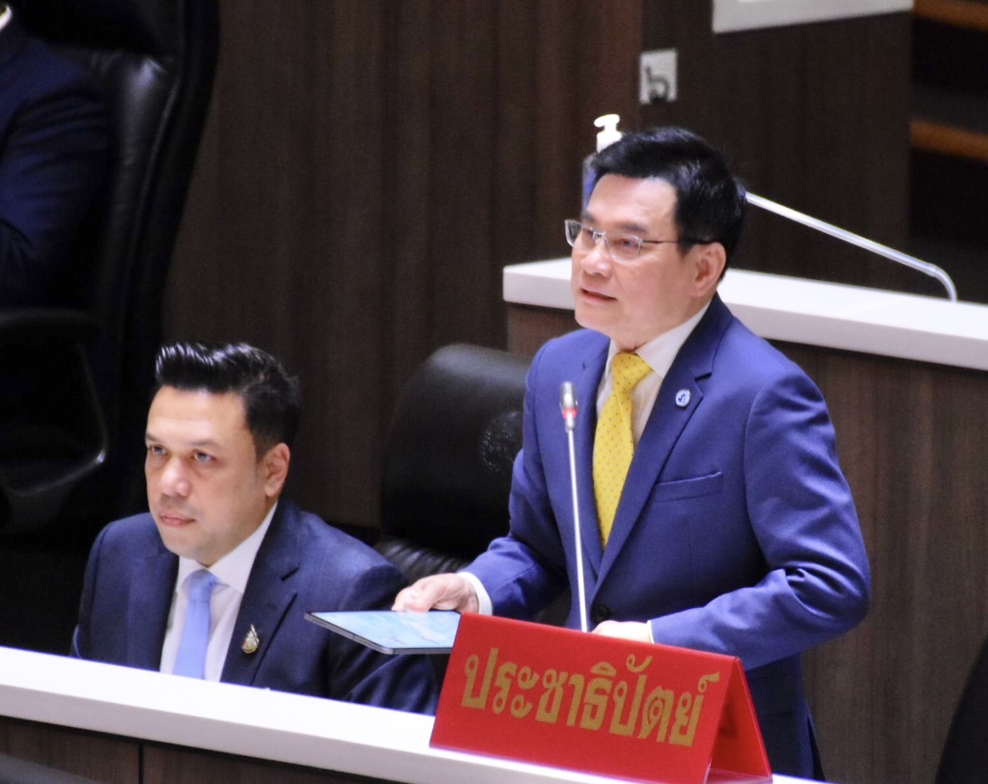 "จุรินทร์" ชำแหละนโยบายรบ.10 ข้อ "ไม่ตรงปก-ล่องหน" เหน็บมาตรฐานต่ำกว่าส่วนสูง เตือน "เศรษฐา"อย่าสร้างบรรทัดฐานใหม่เพื่อเหยียบย่ำหัวใจคนไทยอีก 