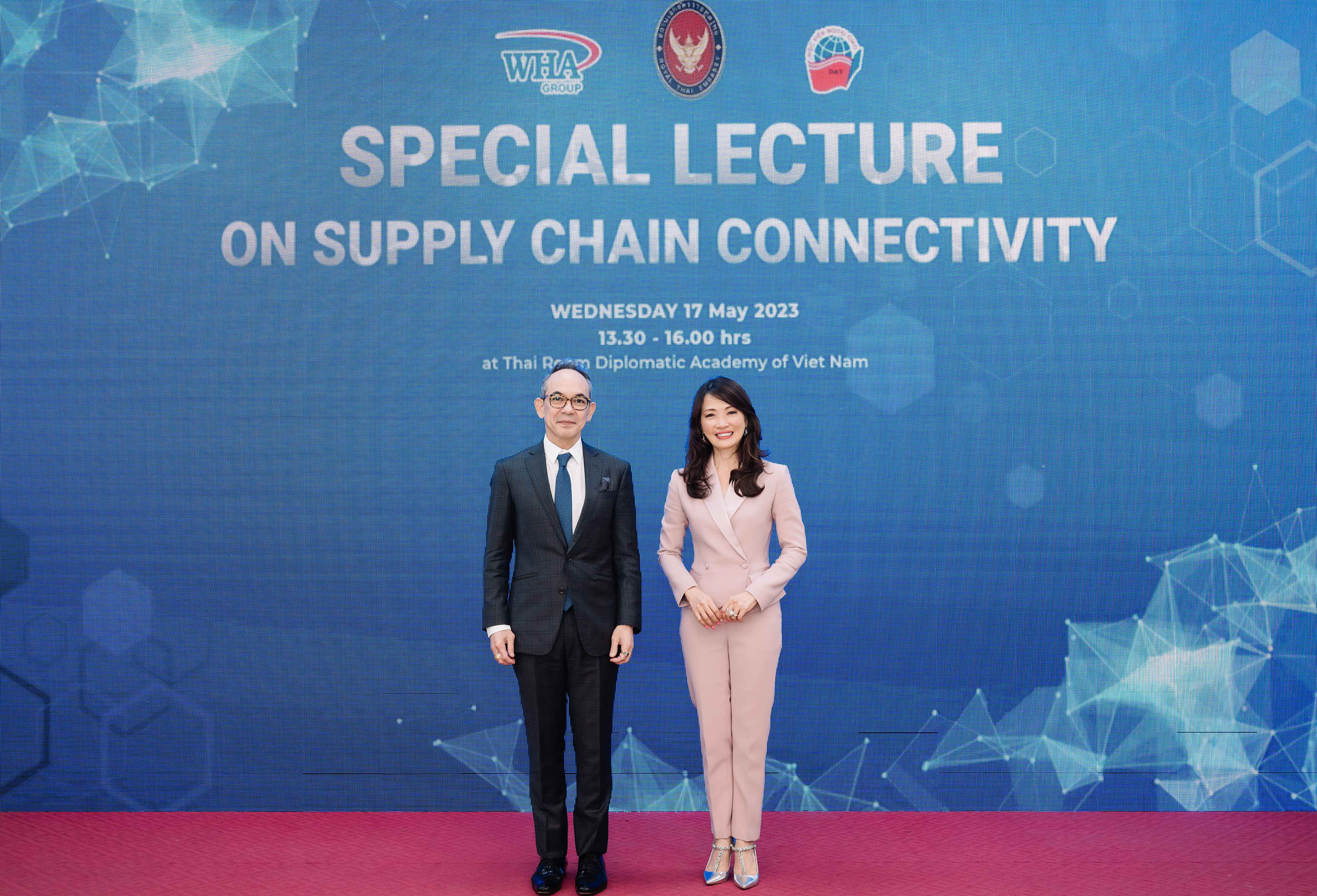 แม่ทัพหญิงแห่งดับบลิวเอชเอ กรุ๊ป บรรยายพิเศษในงานกิจกรรม Special Lecture on Supply Chain Connectivity ณ กรุงฮานอย เวียดนาม