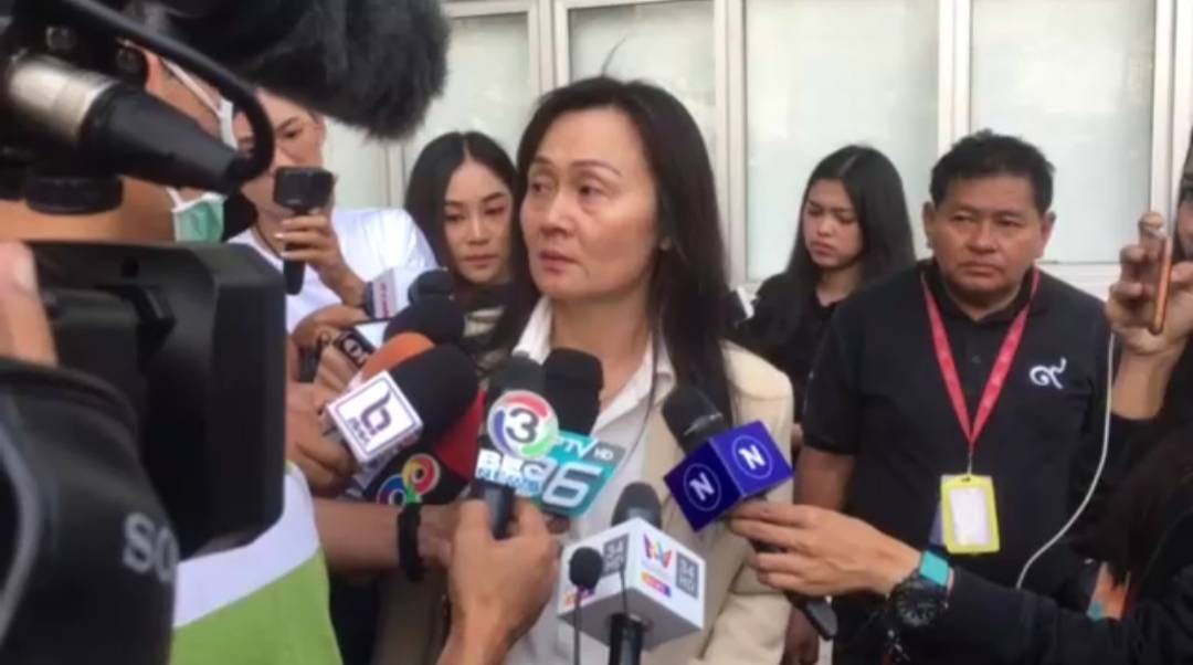 ภรรยา พ.ต.ท.บรรยิน แจงสื่อผู้ถูกกล่าวหาบางรายไม่ได้อยู่หน้าศาลตอนมีเหตุอุ้มฆ่าพี่ชายผู้พิพากษา