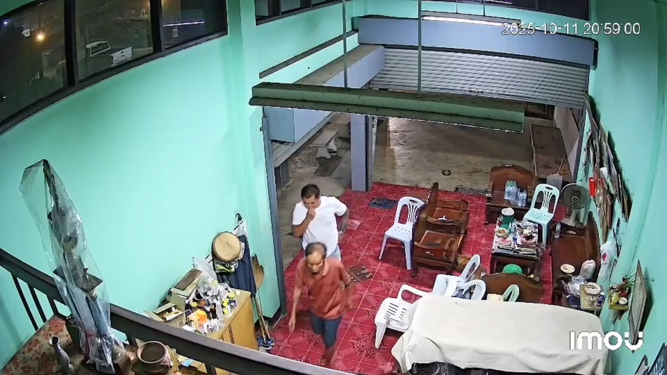วงจรปิดจับภาพโจรอ้างเซียนพระ! ฉกพระเครื่องกว่า 2 ล้านจากคุณตา 93 ปี "ตร.สัตหีบ" เร่งล่า
