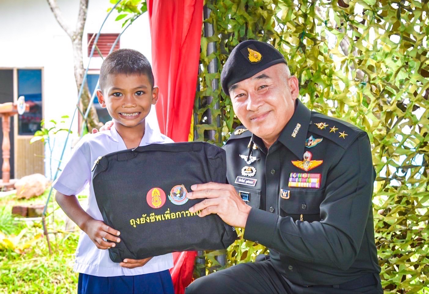 มอบอาคารเรียน โรงเรียนบ้านหนองแวง และมอบจักรยาน โครงการ Army Bike จักรยานสานฝัน ปันสุข 