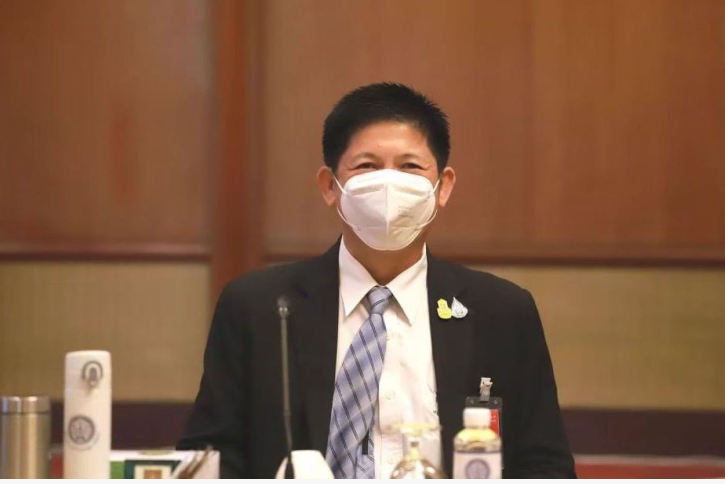 ‘ชนะศักดิ์’ อัด ‘สุรนันทน์’ เอาพรรคตัวเองให้รอดก่อน วิจารณ์รัฐบาลเป็ดหัวขาด