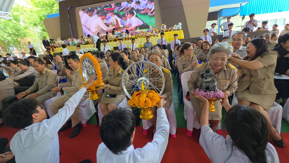 เด็กช่างเทคนิคระยองจัดเต็ม! ไหว้ครู–บวงสรวงพระวิษณุกรรมสุดยิ่งใหญ่ 