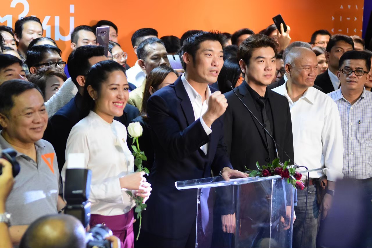 "บุญเกื้อ" แจ้งจับ 'ช่อ-ปิยะบุตร-ธนาธร"ปมเงินบริจาคโครงการเมย์เดย์