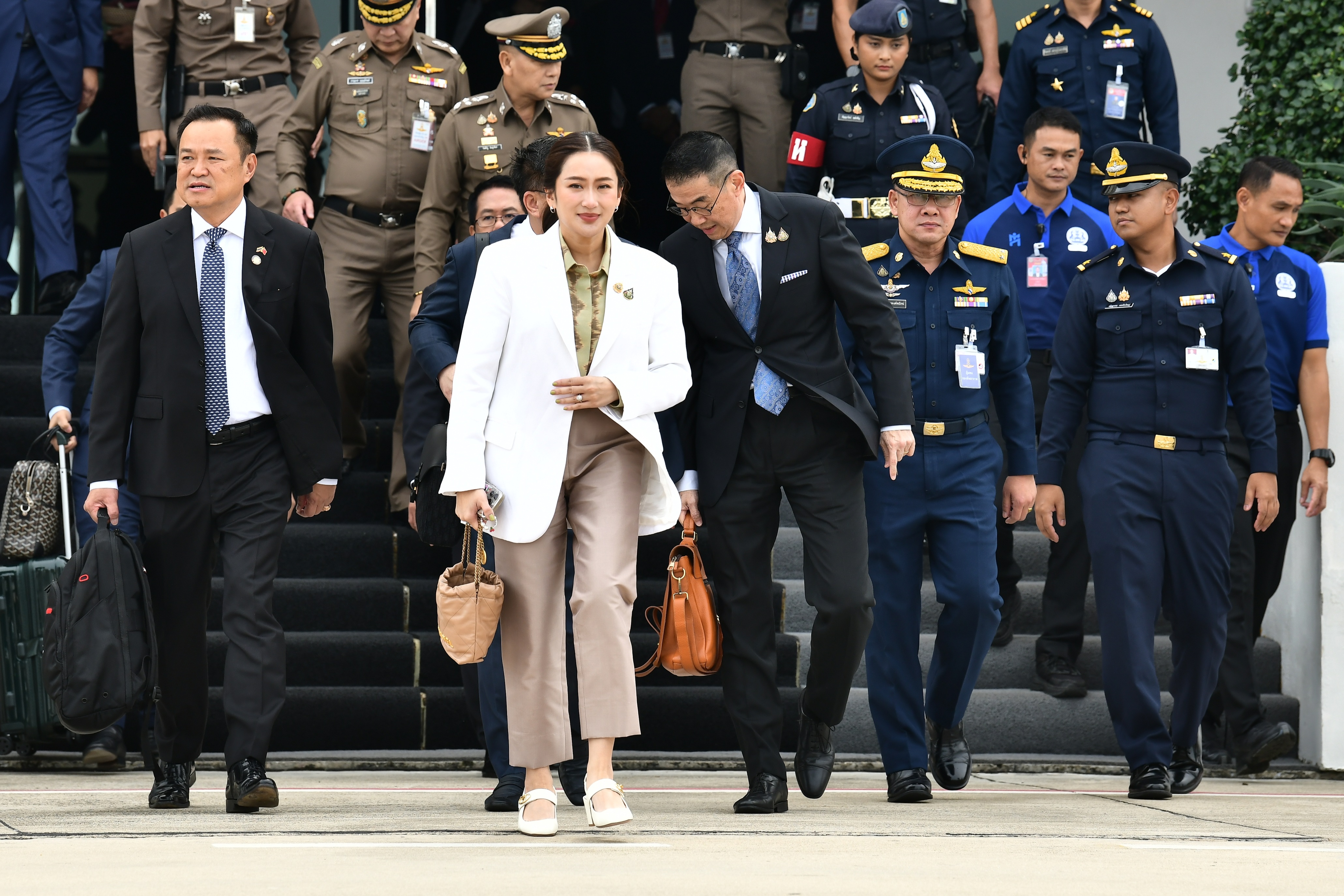 "นายกฯ" บินจีน ร่วมประชุมลุ่มน้ำโขง ปัดตอบดราม่ายกเลิก "เอ็มโอยู 44-เลือกตั้งสหรัฐฯ" 