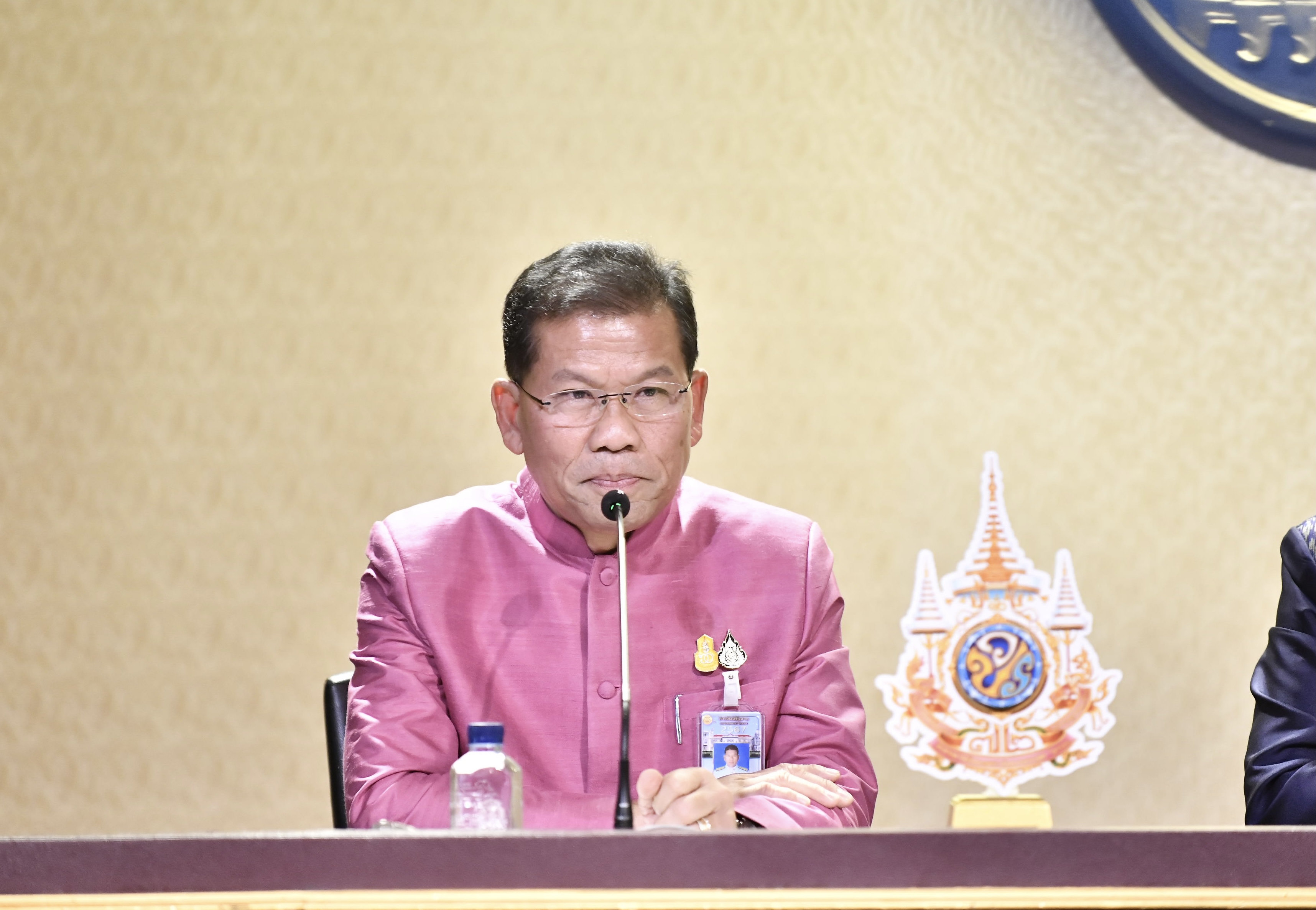 “รัฐบาล” แจงศธ. ไม่ได้สั่งประกาศยกเลิกแต่งชุดนักเรียน ขอ ปชช.อย่าหลงเชื่อ ย้ำเป็นการยกเว้นหรือผ่อนผัน เพื่อลดค่าใช้จ่าย