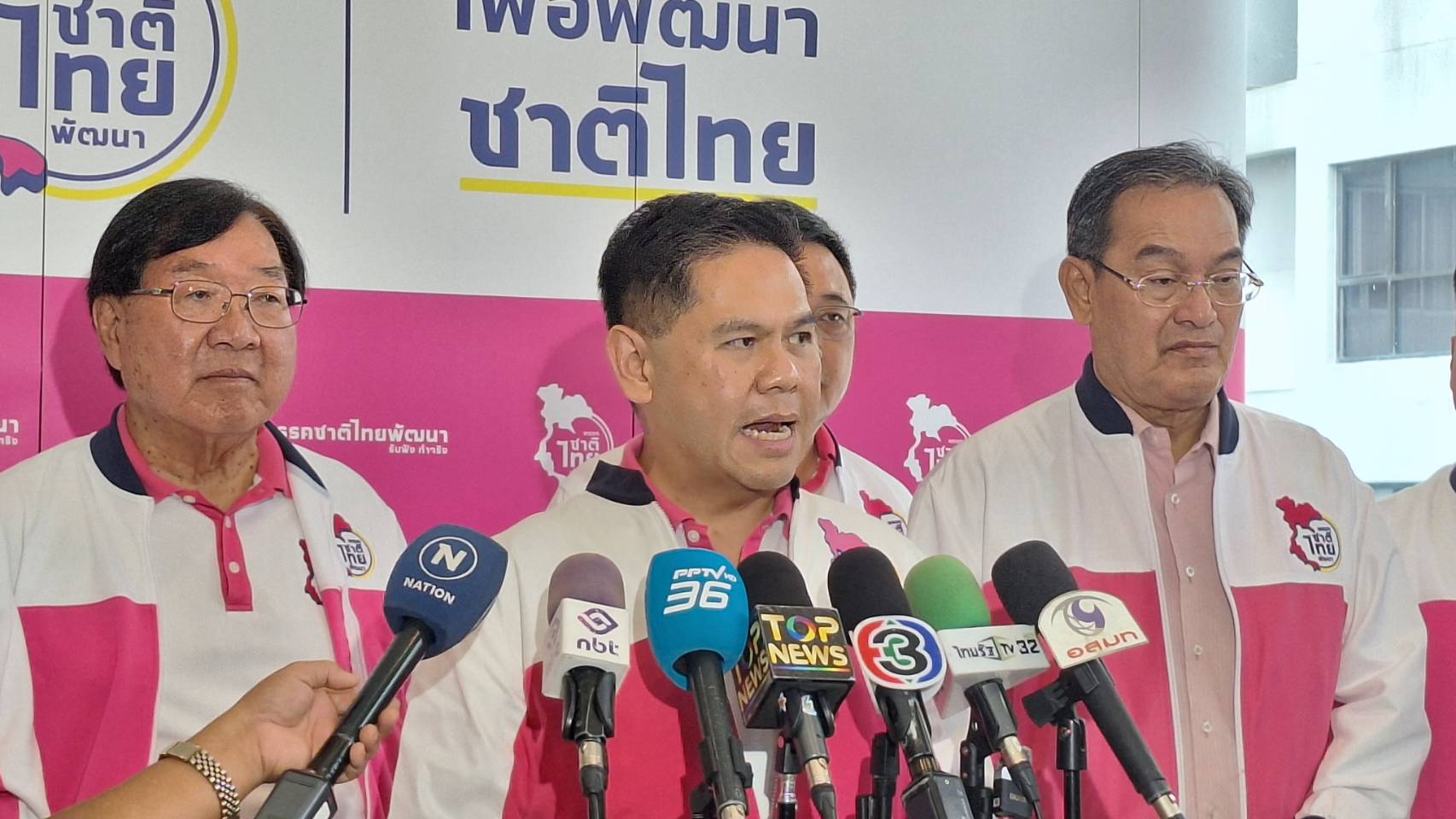 “วราวุธ” ย้ำ “พ่อบรรหาร” สอนผูกพันธมิตรทุกพรรคทำงานให้ปชช.ได้มากกว่า ชี้พรรคร่วมส่งคนสู้ศึกกระทบกระทั่งกันเป็นเรื่องปกติ เหมือนลิ้นกับฟัน 