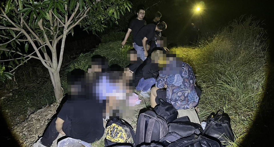 กองทัพเรือ เดินหน้าสกัดอาชญากรรมข้ามชาติ Cyber Scam ชายแดนจันทบุรี จับกุมต่างด้าว 19 ราย