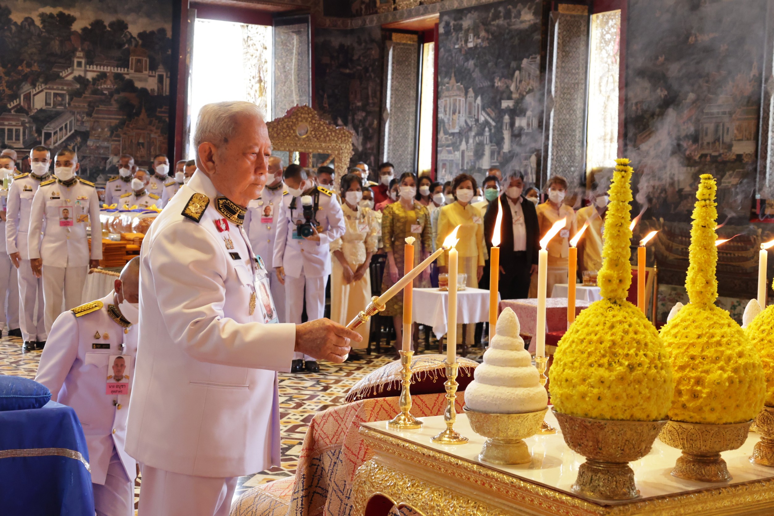 โปรดกระหม่อมให้ประธานองคมนตรี เป็นผู้แทนพระองค์ ไปในการอุปสมบทนาคหลวง  