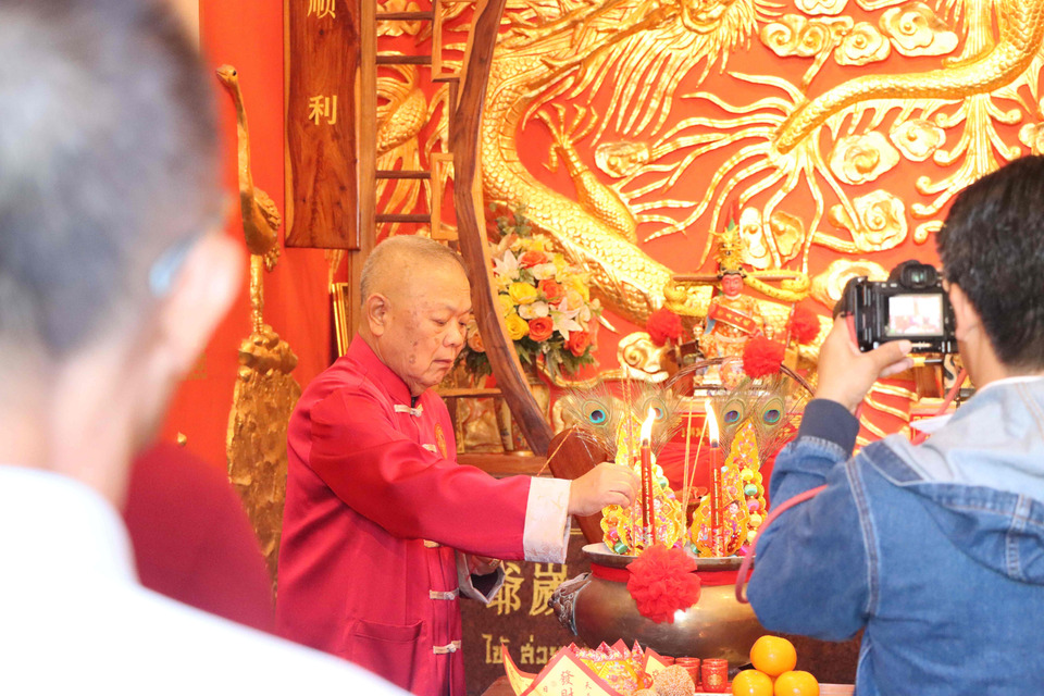 คกก.ศาลเจ้าปู่–ย่า ฃอุดรธานี สมัยที่ 76 ประกอบพิธีอัญเชิญเทพเจ้า 3 พระองค์ เสริมสิริมงคลรับปี 2569