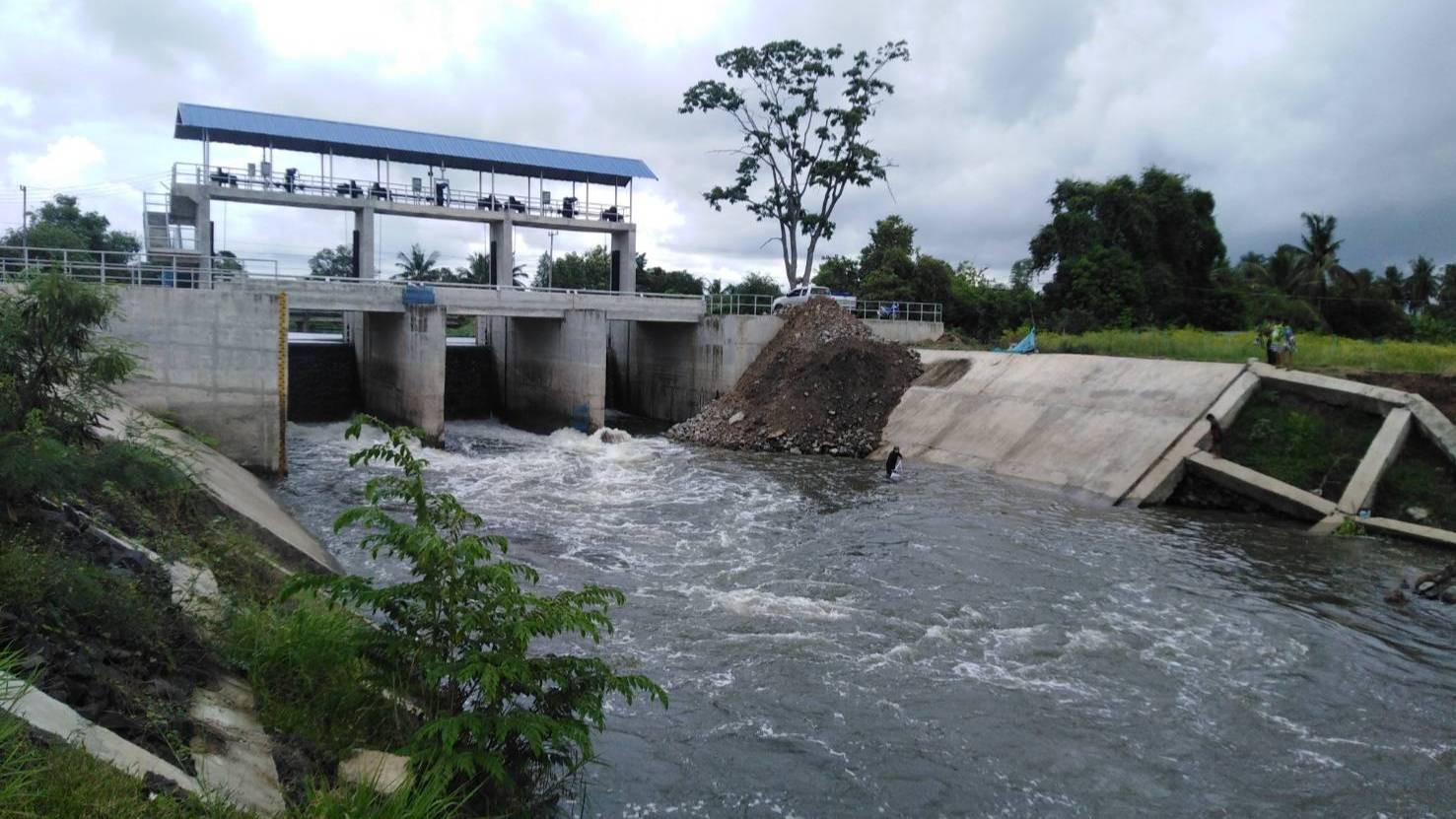  เมืองโคราช ป้องพื้นที่เศรษฐกิจ พร่องน้ำลำตะคองเตรียมรับมวลน้ำ