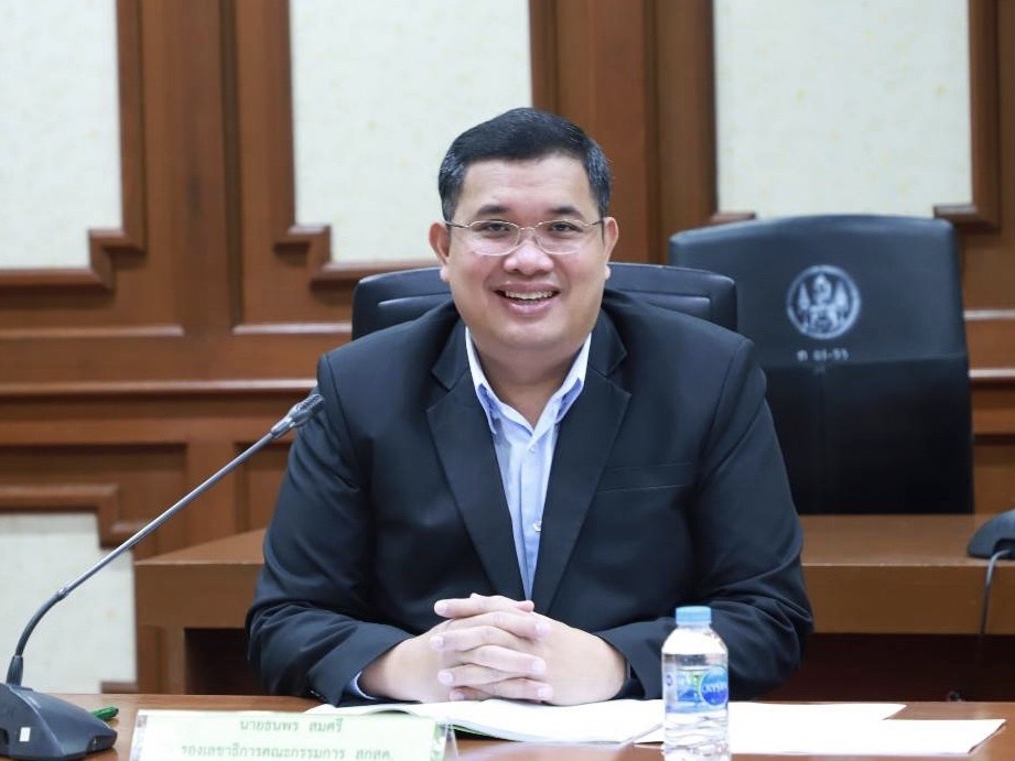"บอร์ด สกสค." ชะลอประเมิน "เลขาฯธนพร" มอบปลัดศธ.ตรวจสอบเกณฑ์​ก่อนนัดสรุป 7 ธ.ค.นี้