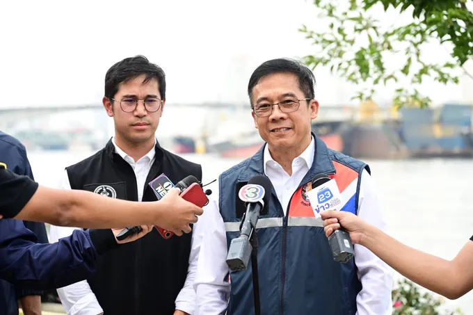 กทม. ร่วมมือ กรมเจ้าท่า ตรวจเรือภัตตาคารทิ้งขยะลงเจ้าพระยา พบไม่มีใบอนุญาต