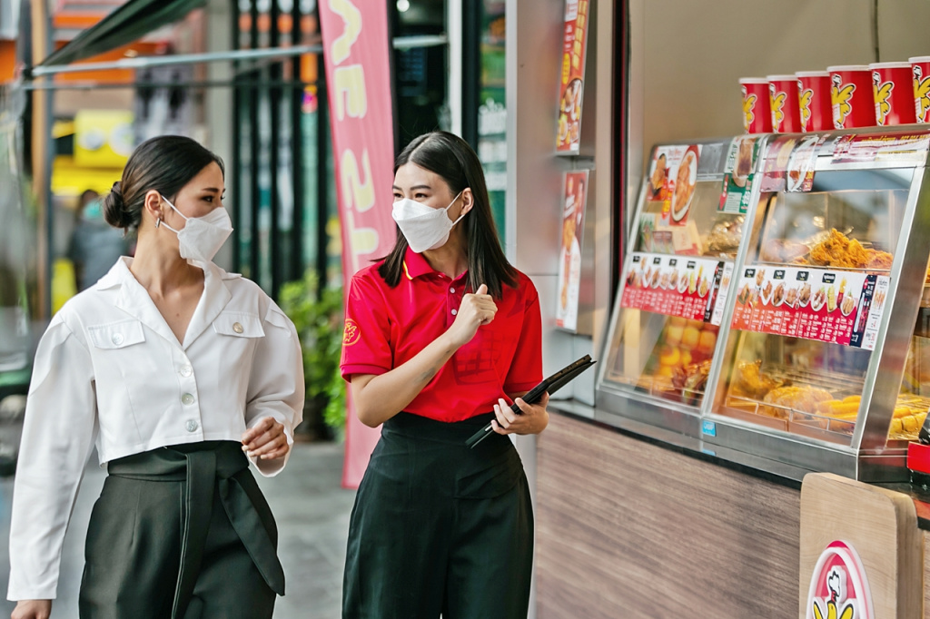 "เจน-ณพรรฐ์ศมน ถนอมธรรม" ทิ้งงานประจำสู่เจ้าของ "ร้านห้าดาว" เดินหน้าขยายความสำเร็จใน 8 สาขา
