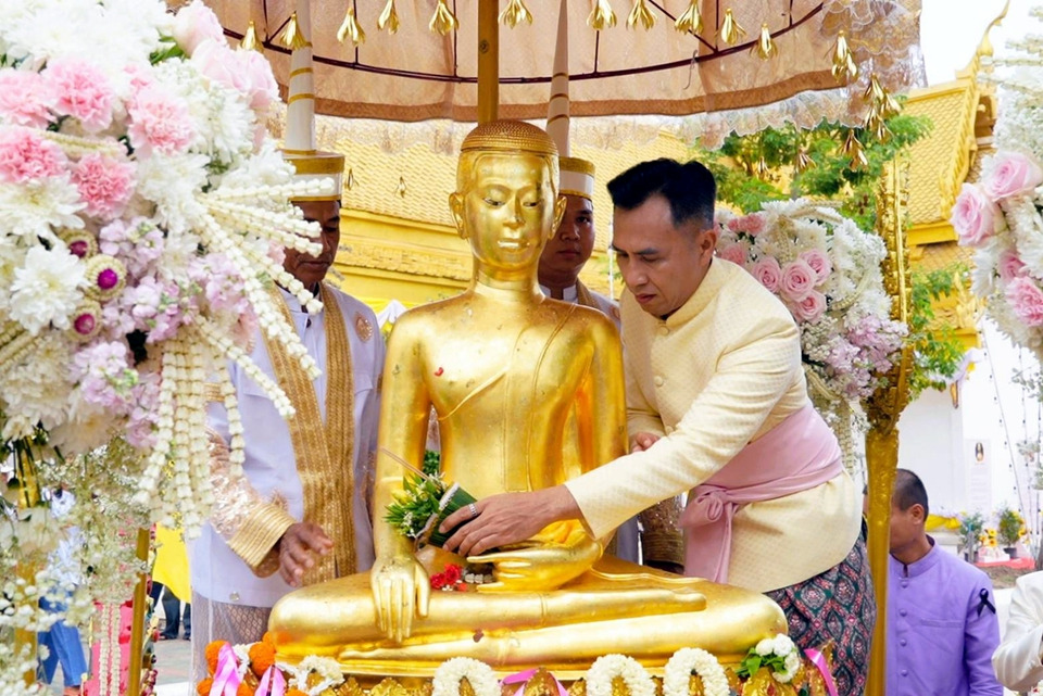 ผู้ว่าฯ ลพบุรี นำแห่พระศรีอริยเมตไตรย์วัดไลย์ สืบสานประเพณี 100 ปี มรดกชาติ